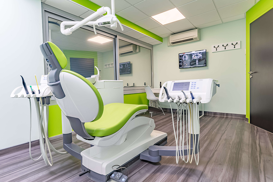 Salle de soins dentaires - Dentiste Orléans